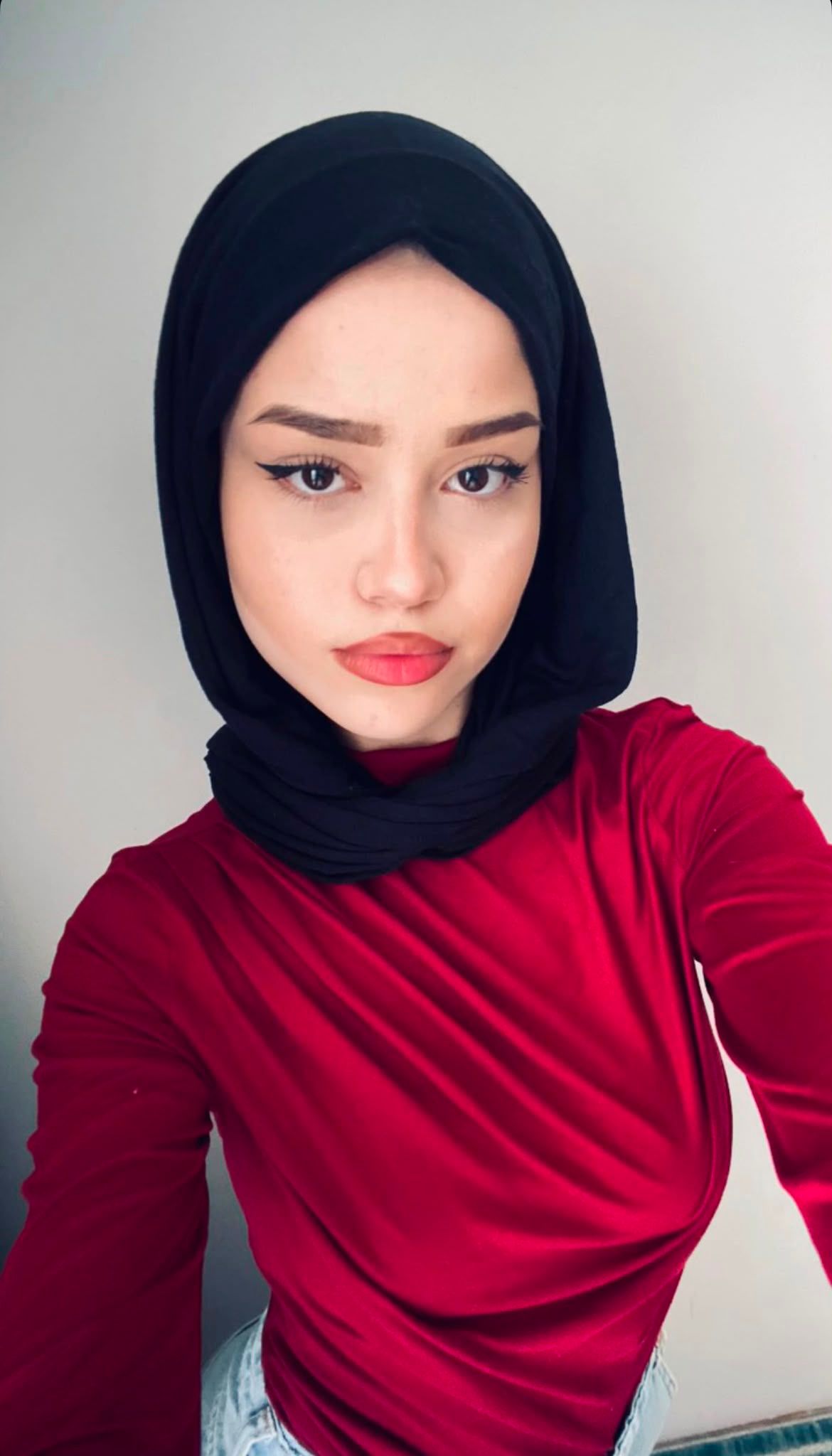 Bahçederesi Düşünceli Bayan Bayan Escort Reyhan